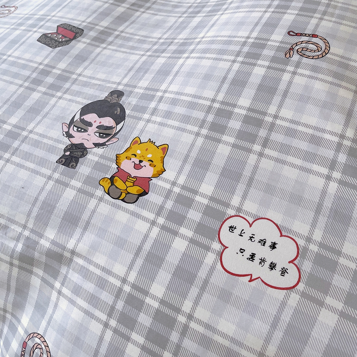 91家纺网 家纺一手货源 找家纺 金鑫汇家纺 2026新款13070全棉单品套件系列-成人床A版单床单 无畏申公豹-灰