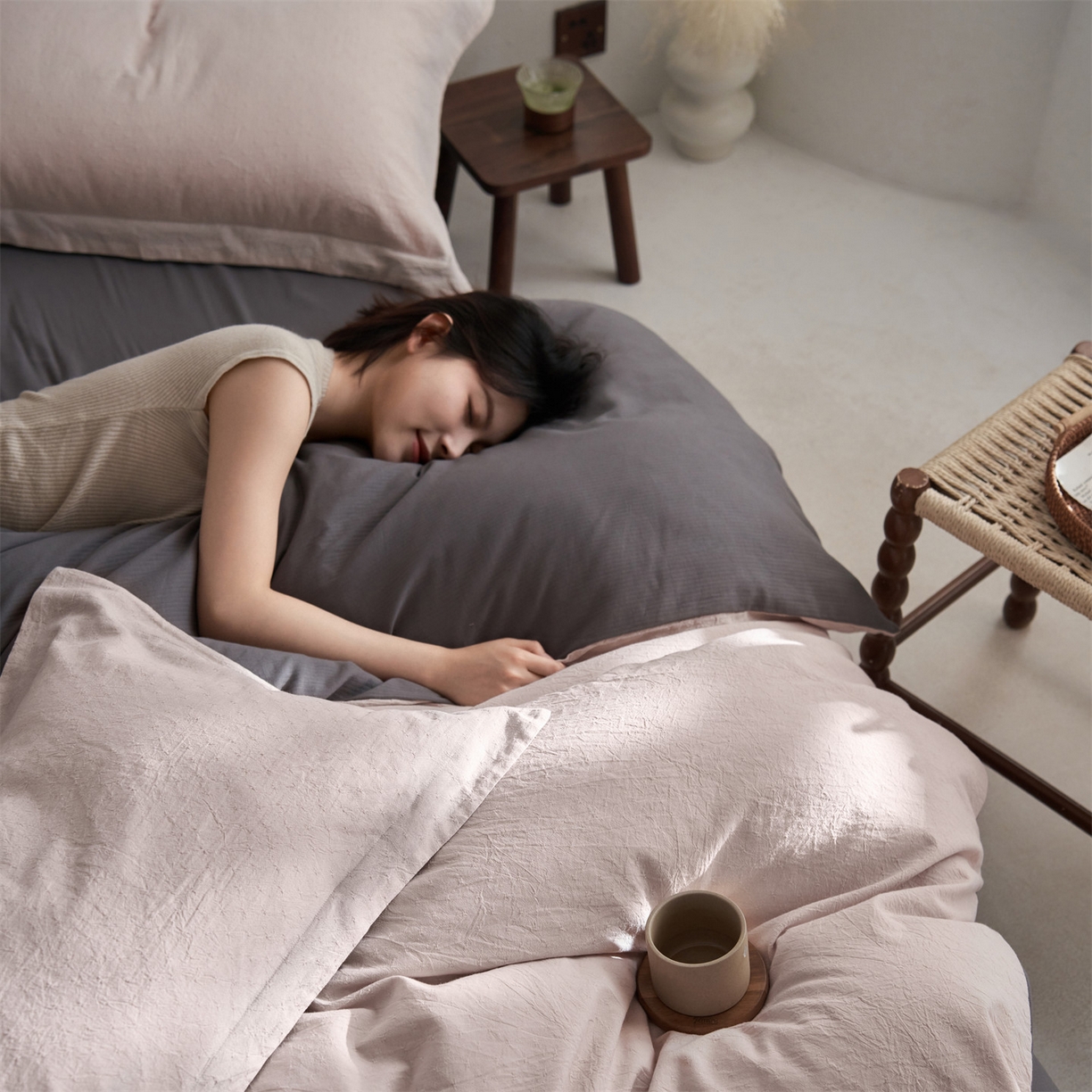 91家纺网 家纺一手货源 找家纺 笙意家纺 2025新款全棉A版棉麻B版13372四件套-云缦系列 云缦粉