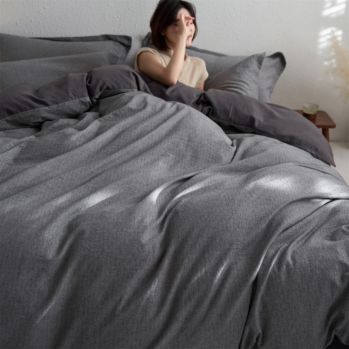 91家纺网 家纺一手货源 找家纺 笙意家纺 2025新款全棉A版棉麻B版13372四件套-云缦系列 云缦灰