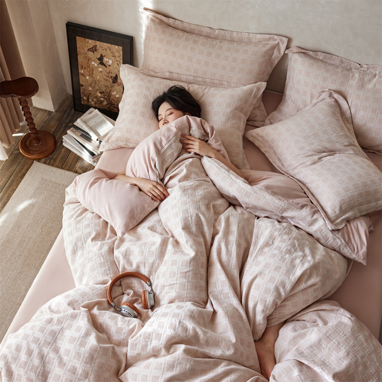 91家纺网 家纺一手货源 找家纺 笙意家纺 2025新款全棉A版棉麻提花B版13372四件套-乔屿系列 乔屿粉