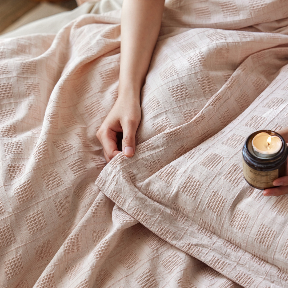 91家纺网 家纺一手货源 找家纺 笙意家纺 2025新款全棉A版棉麻提花B版13372四件套-乔屿系列 乔屿粉