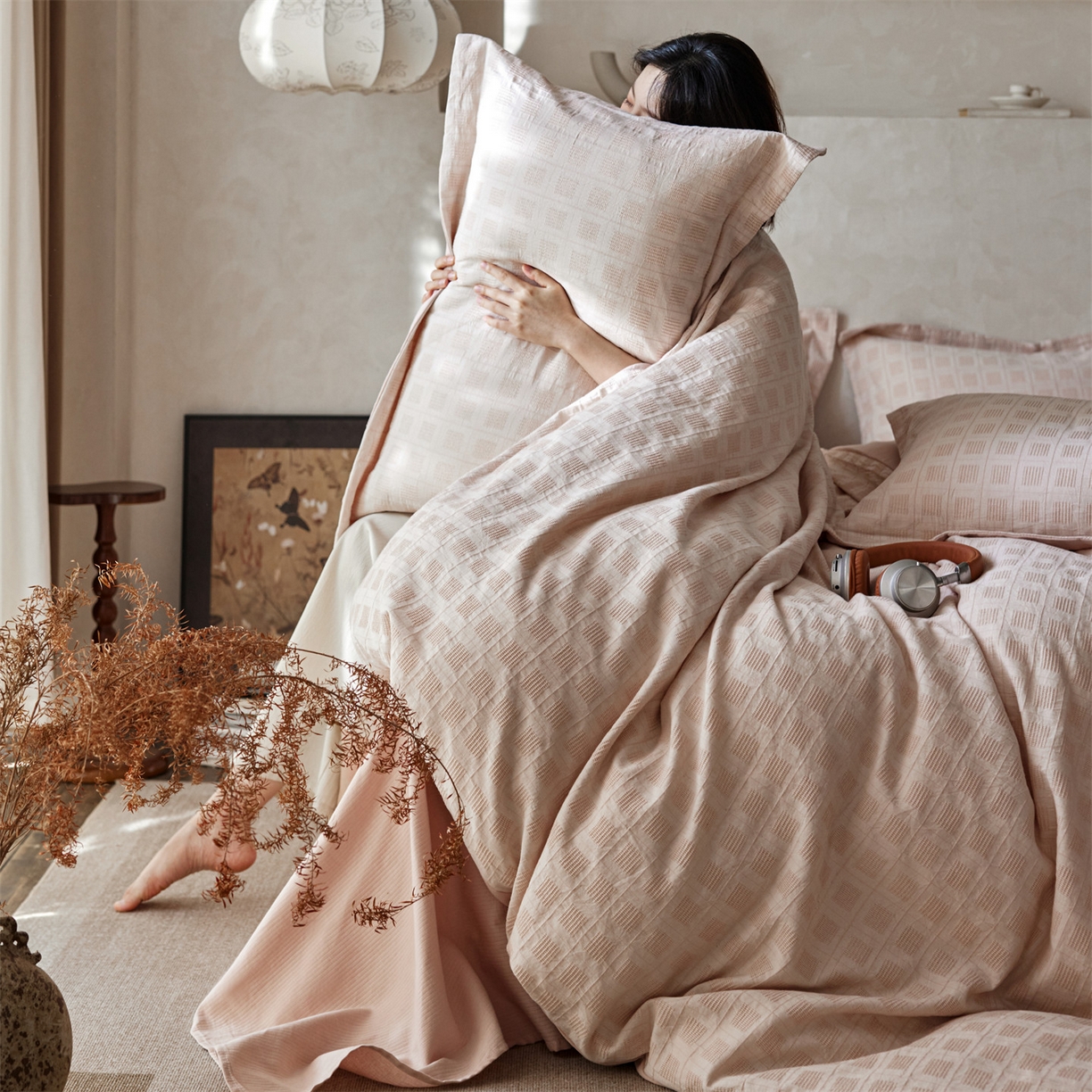 91家纺网 家纺一手货源 找家纺 笙意家纺 2025新款全棉A版棉麻提花B版13372四件套-乔屿系列 乔屿粉