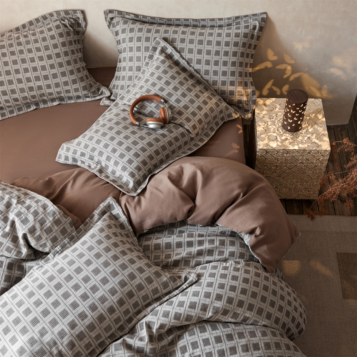 91家纺网 家纺一手货源 找家纺 笙意家纺 2025新款全棉A版棉麻提花B版13372四件套-乔屿系列 乔屿棕