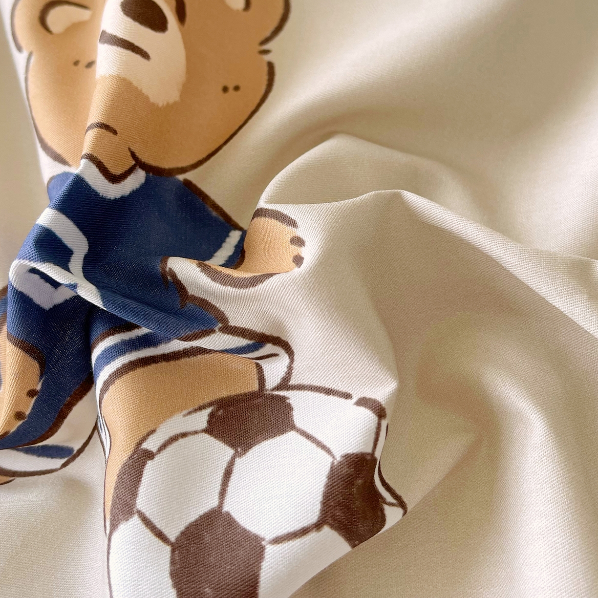 91家纺网 家纺一手货源 找家纺 金鑫汇家纺 2026新款13070全棉单品套件系列-成人床：A版单床笠 友谊足球