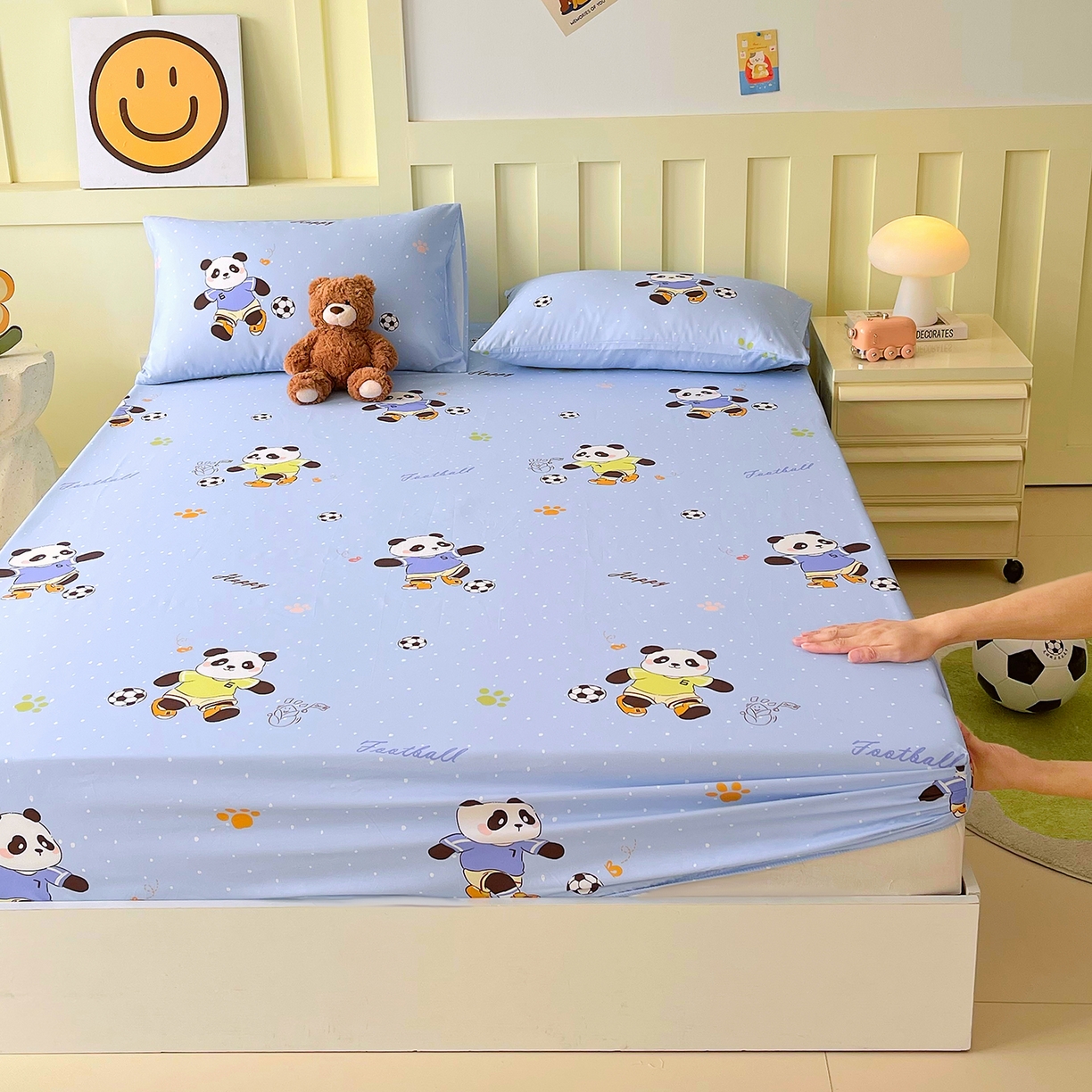 91家纺网 家纺一手货源 找家纺 金鑫汇家纺 2026新款13070全棉单品套件系列-成人床：A版单床笠 足球争霸赛-蓝