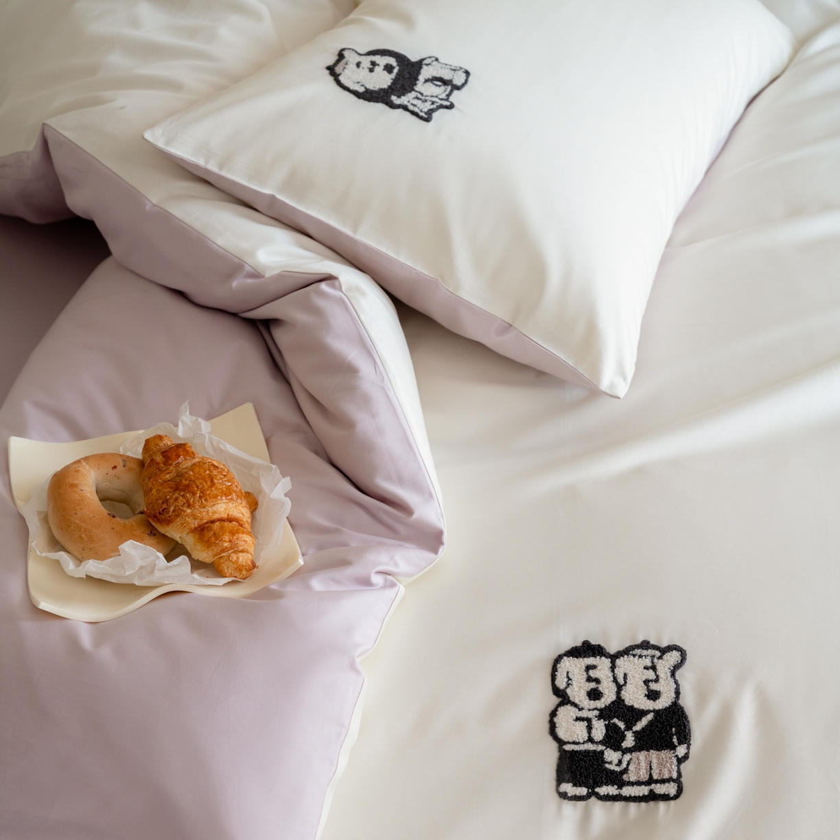 91家纺网 家纺一手货源 找家纺 FORTWO家纺原创设计（FOR TWO家纺） 2026新款50长绒棉卡通毛巾绣系列四件套 会员-20（券前）基础价不低于小号268元 中号348元，大号388元 床笠加10元 抱抱熊