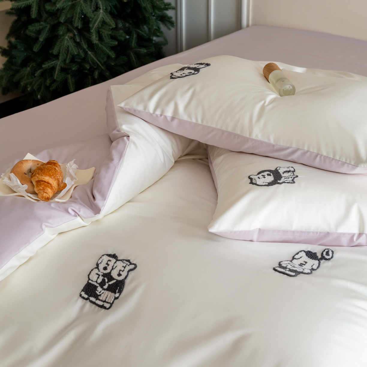 91家纺网 家纺一手货源 找家纺 FORTWO家纺原创设计（FOR TWO家纺） 2026新款50长绒棉卡通毛巾绣系列四件套 会员-20（券前）基础价不低于小号268元 中号348元，大号388元 床笠加10元 抱抱熊