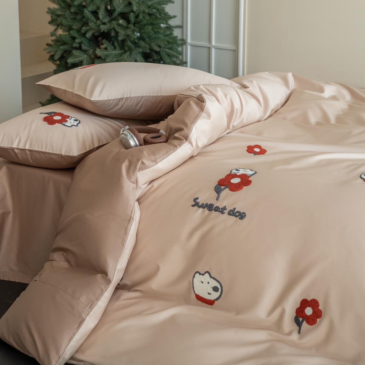 91家纺网 家纺一手货源 找家纺 FORTWO家纺原创设计（FOR TWO家纺） 2026新款50长绒棉卡通毛巾绣系列四件套 会员-20（券前）基础价不低于小号268元 中号348元，大号388元 床笠加10元 小花园