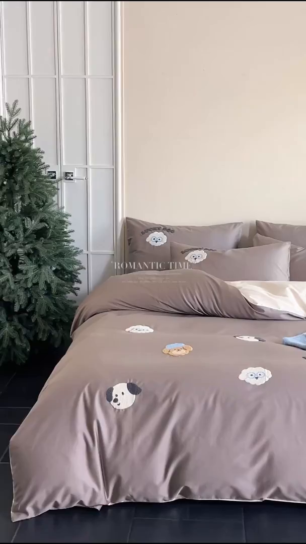 91家纺网 家纺一手货源 找家纺 FORTWO家纺原创设计（FOR TWO家纺） 2026新款50长绒棉卡通毛巾绣系列四件套 会员-20（券前）基础价不低于小号268元 中号348元，大号388元 床笠加10元 狗博士