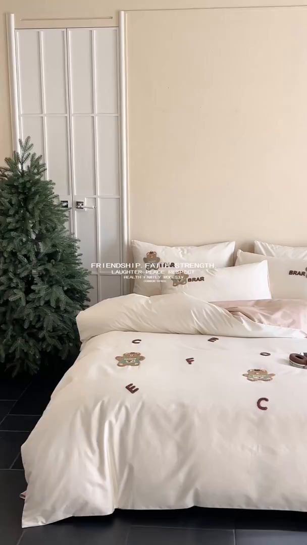 91家纺网 家纺一手货源 找家纺 FORTWO家纺原创设计（FOR TWO家纺） 2026新款50长绒棉卡通毛巾绣系列四件套 会员-20（券前）基础价不低于小号268元 中号348元，大号388元 床笠加10元 奶油小熊