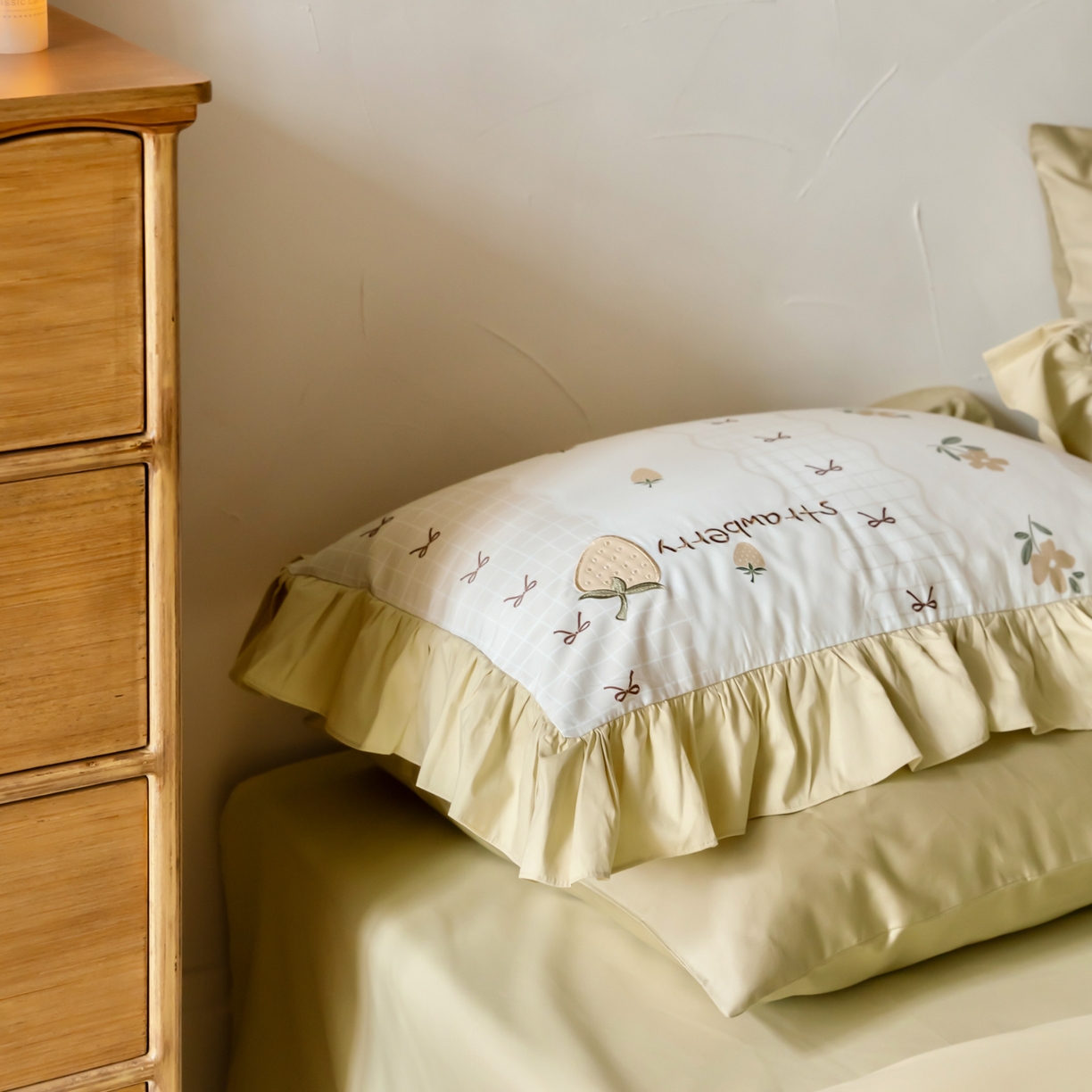 91家纺网 家纺一手货源 找家纺 （总）FORTWO家纺原创设计（FOR TWO家纺） 2026新款50长绒棉印花+绣花荷叶花边系列四件套 会员-20（券前）基础价不低于中号388元，大号418元 床笠加10元