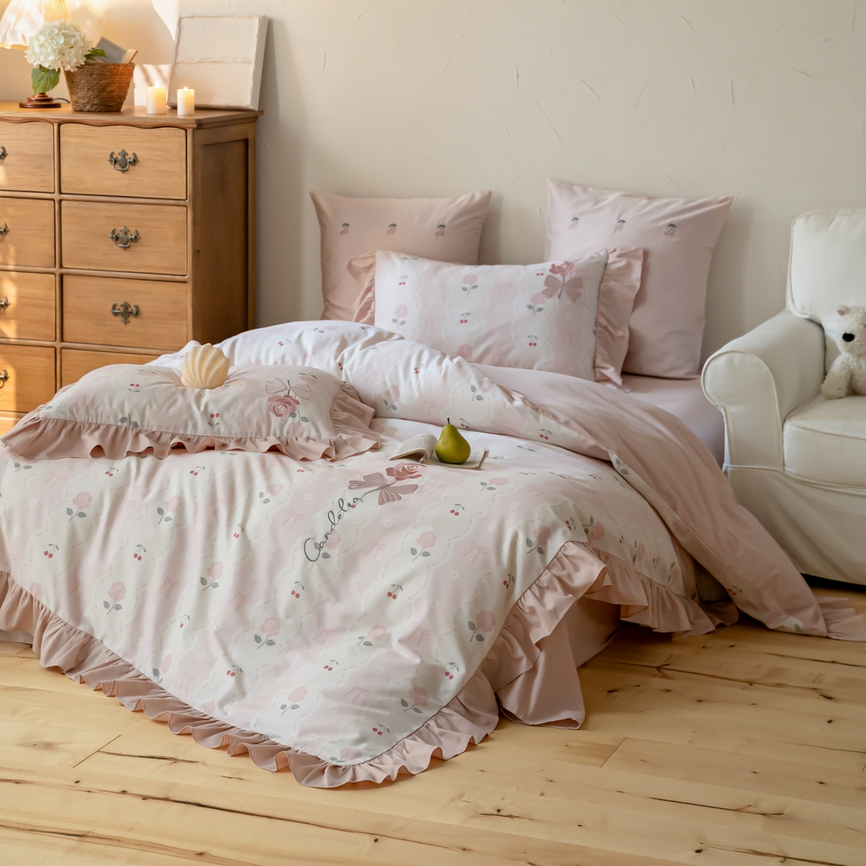 91家纺网 家纺一手货源 找家纺 FORTWO家纺原创设计（FOR TWO家纺） 2026新款50长绒棉印花+绣花荷叶花边系列四件套 会员-20（券前）基础价不低于中号388元，大号418元 床笠加10元 朵朵花