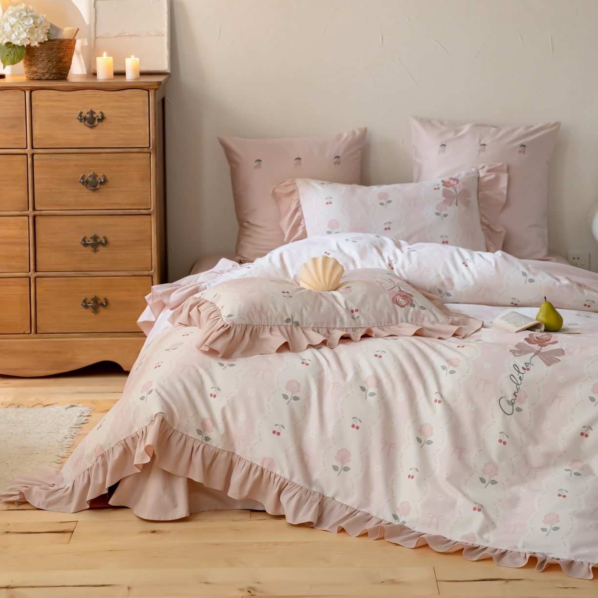 91家纺网 家纺一手货源 找家纺 FORTWO家纺原创设计（FOR TWO家纺） 2026新款50长绒棉印花+绣花荷叶花边系列四件套 会员-20（券前）基础价不低于中号388元，大号418元 床笠加10元 朵朵花