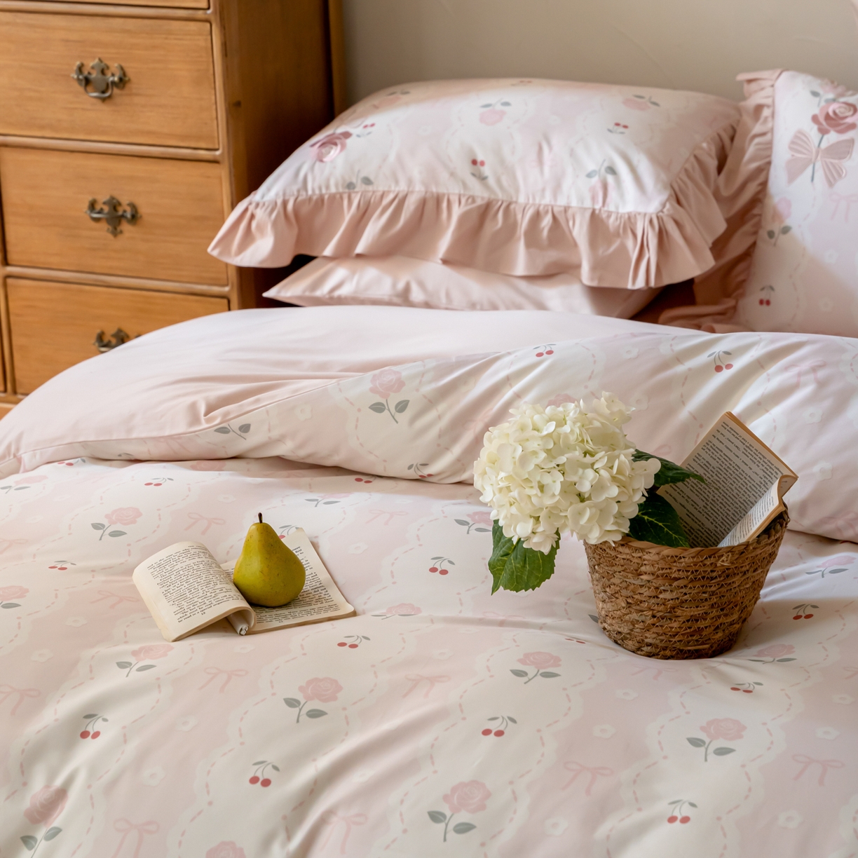 91家纺网 家纺一手货源 找家纺 FORTWO家纺原创设计（FOR TWO家纺） 2026新款50长绒棉印花+绣花荷叶花边系列四件套 会员-20（券前）基础价不低于中号388元，大号418元 床笠加10元 朵朵花