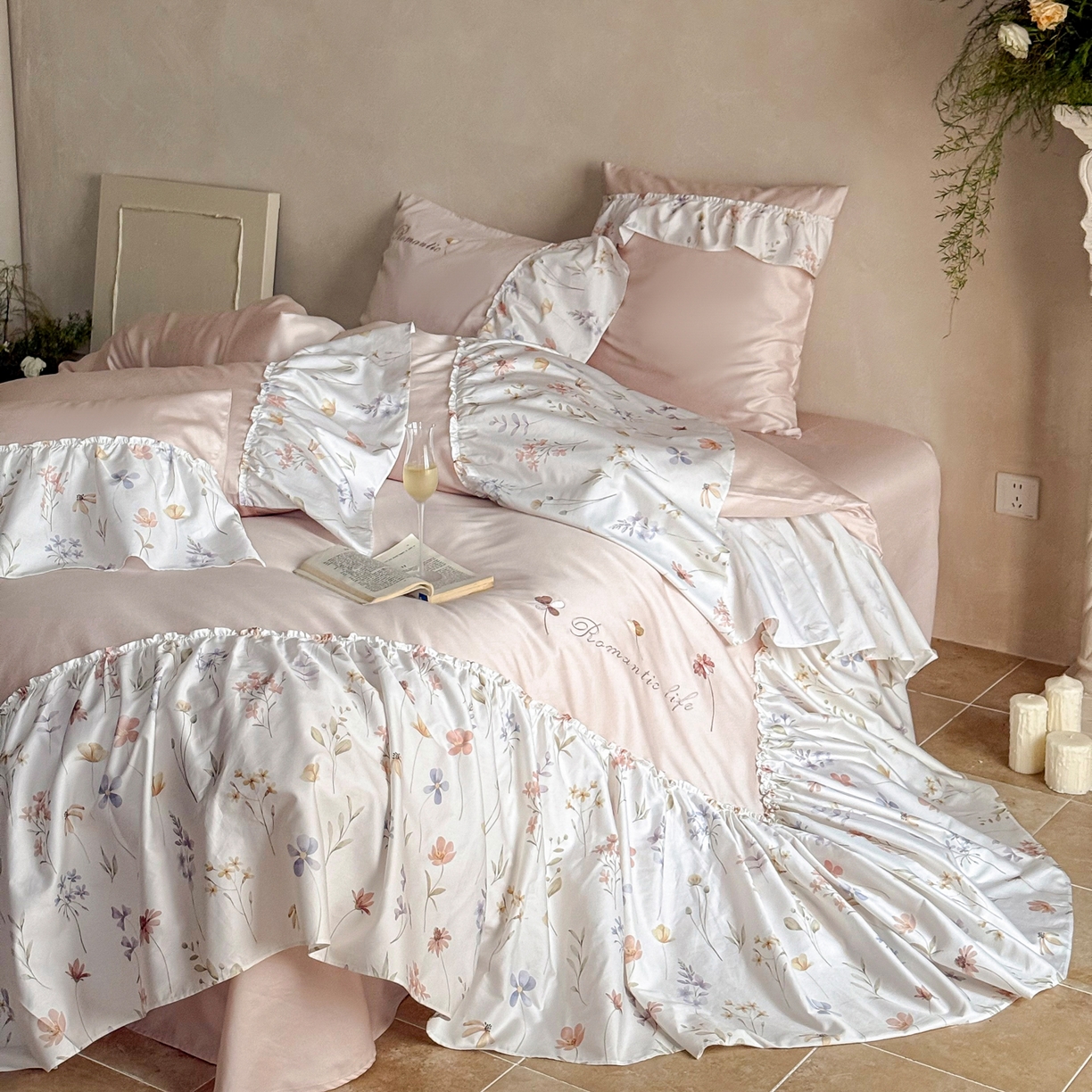 91家纺网 家纺一手货源 找家纺 （总）FORTWO家纺原创设计（FOR TWO家纺） 2026新款50长绒棉印花+绣花荷叶大花边系列四件套 会员-20（券前）基础价不低于中号418元，大号458元 床笠加10元