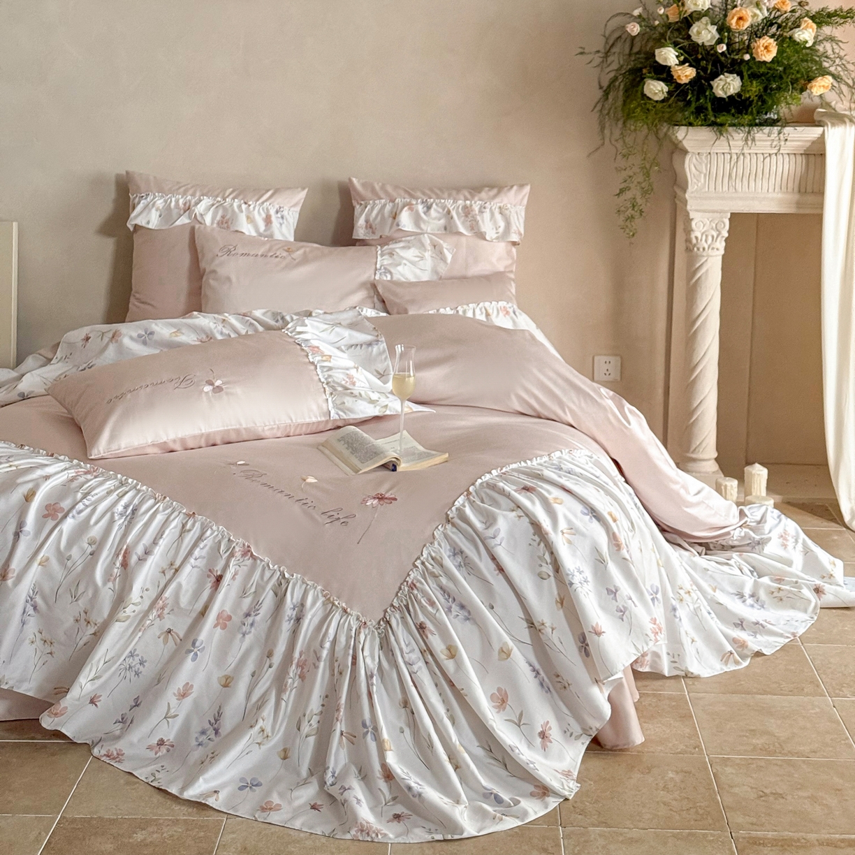 91家纺网 家纺一手货源 找家纺 （总）FORTWO家纺原创设计（FOR TWO家纺） 2026新款50长绒棉印花+绣花荷叶大花边系列四件套 会员-20（券前）基础价不低于中号418元，大号458元 床笠加10元