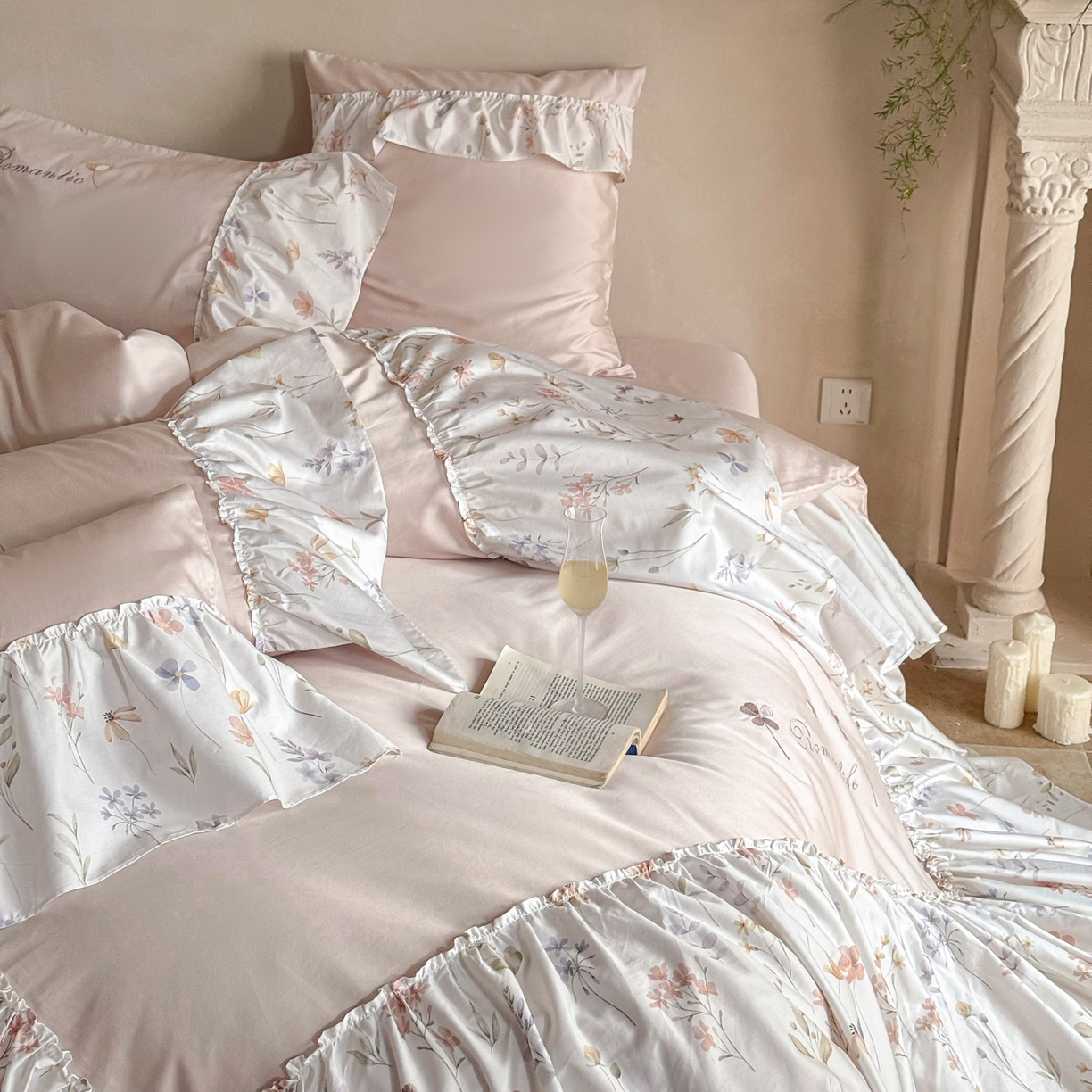 91家纺网 家纺一手货源 找家纺 FORTWO家纺原创设计（FOR TWO家纺） 2026新款50长绒棉印花+绣花荷叶大花边系列四件套 会员-20（券前）基础价不低于中号418元，大号458元 床笠加10元 花未眠-粉