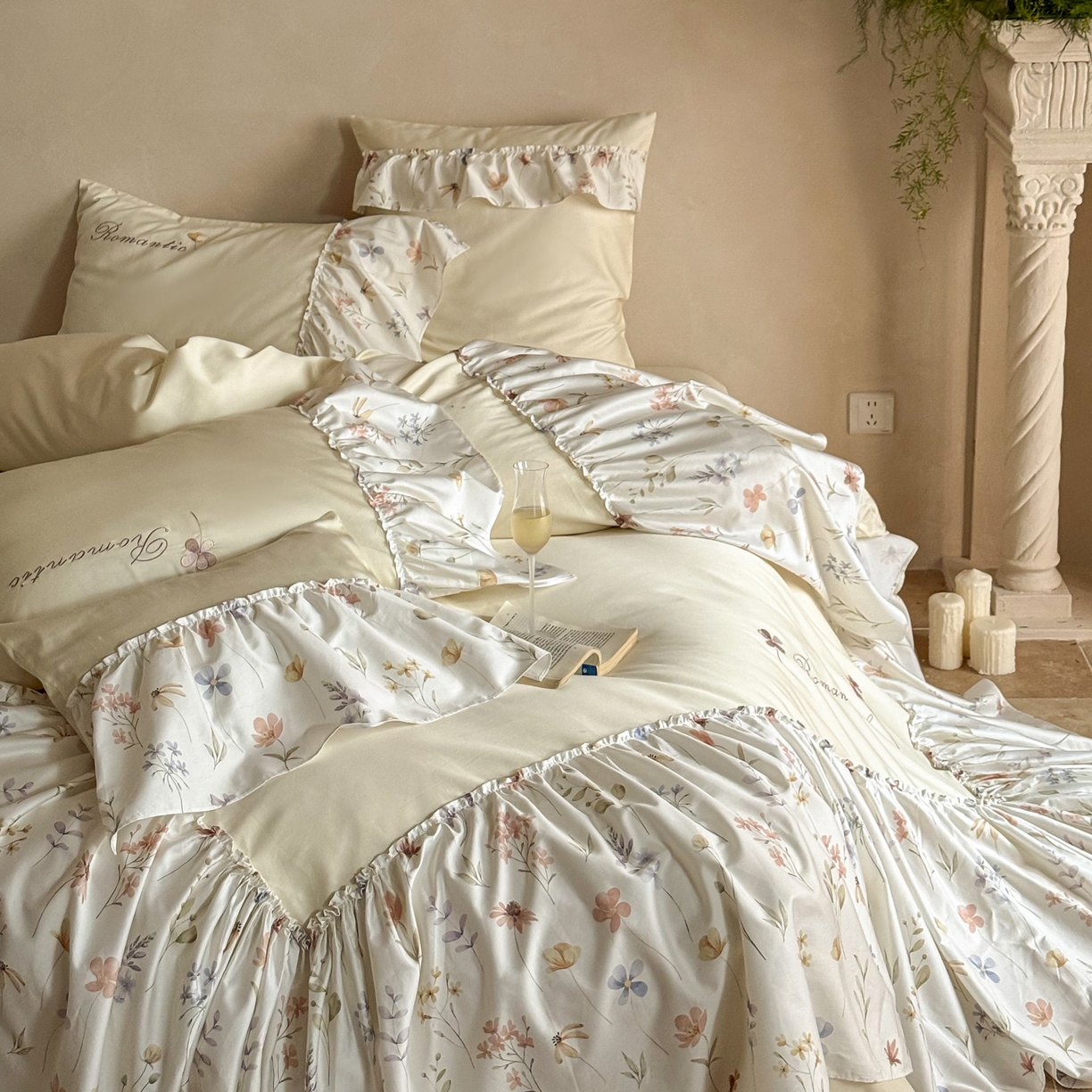 91家纺网 家纺一手货源 找家纺 FORTWO家纺原创设计（FOR TWO家纺） 2026新款50长绒棉印花+绣花荷叶大花边系列四件套 会员-20（券前）基础价不低于中号418元，大号458元 床笠加10元 花未眠-米黄