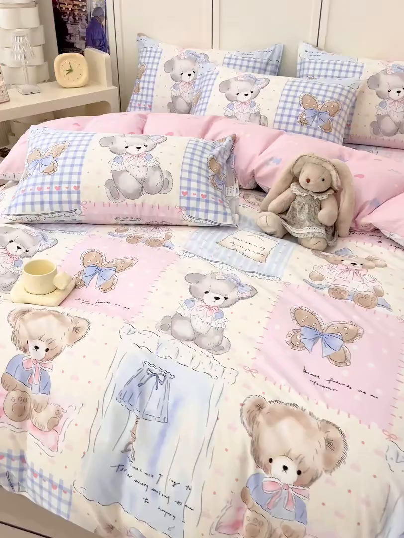 91家纺网 家纺一手货源 找家纺 金鑫汇家纺 2026新款13070全棉单品套件系列-单品：单被套 熊熊精灵