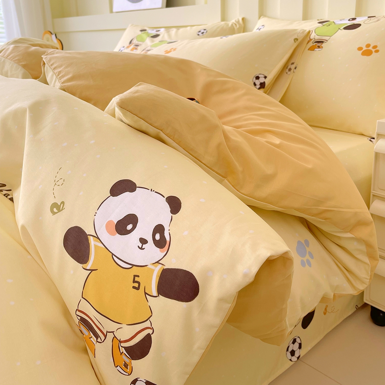 91家纺网 家纺一手货源 找家纺 金鑫汇家纺 2026新款13070全棉单品套件系列-套件：四件套 足球争霸赛-黄