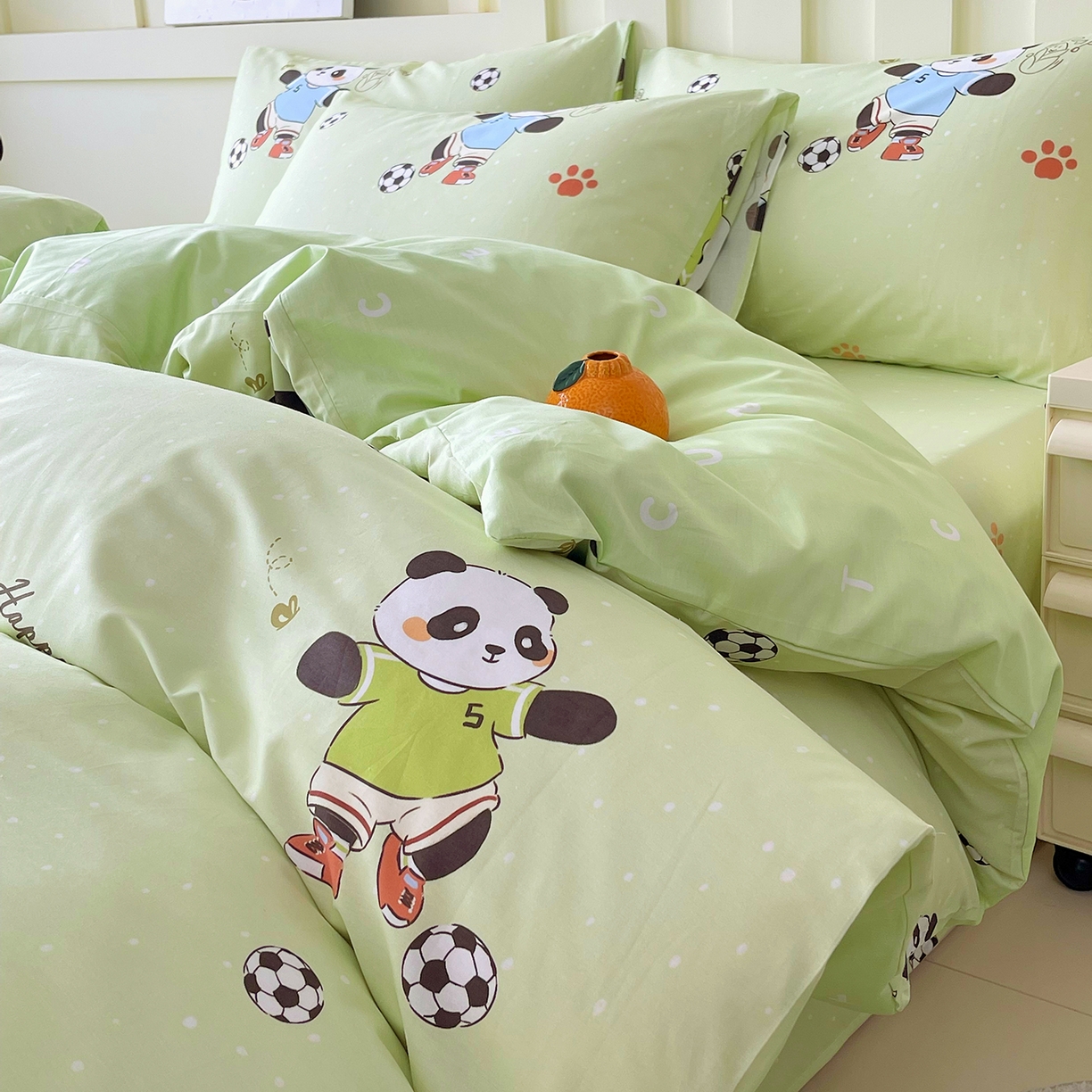 91家纺网 家纺一手货源 找家纺 金鑫汇家纺 2026新款13070全棉单品套件系列-套件：四件套 足球争霸赛-绿