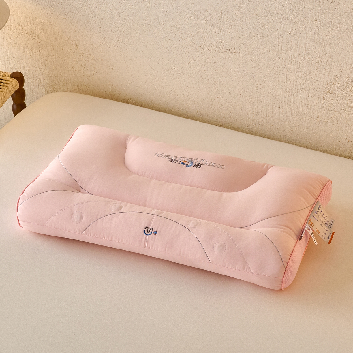 91家纺网 家纺一手货源 找家纺 鼎晟纺 2025新款引力磁分区定型枕学生枕芯成人枕头护颈枕 引力磁护颈枕-粉色一对装