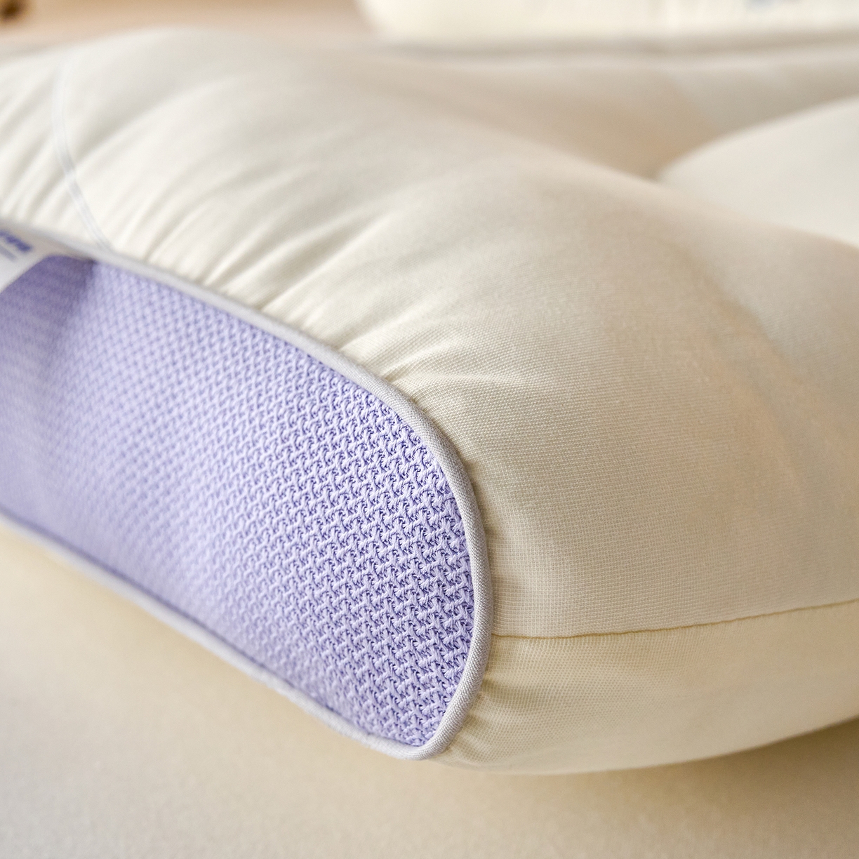 91家纺网 家纺一手货源 找家纺 鼎晟纺 2025新款引力磁分区定型枕学生枕芯成人枕头护颈枕 引力磁护颈枕-白色单只装