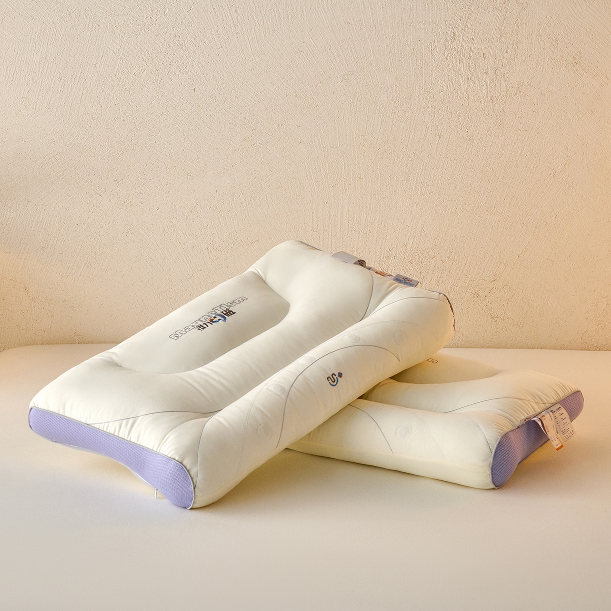 91家纺网 家纺一手货源 找家纺 鼎晟纺 2025新款引力磁分区定型枕学生枕芯成人枕头护颈枕 引力磁护颈枕-白色一对装