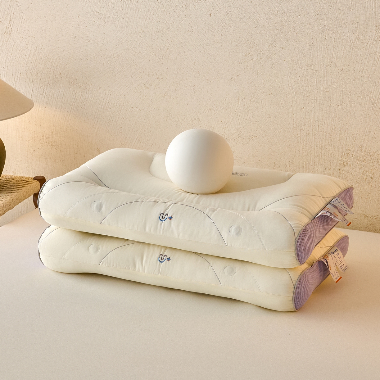 91家纺网 家纺一手货源 找家纺 鼎晟纺 2025新款引力磁分区定型枕学生枕芯成人枕头护颈枕 引力磁护颈枕-白色一对装