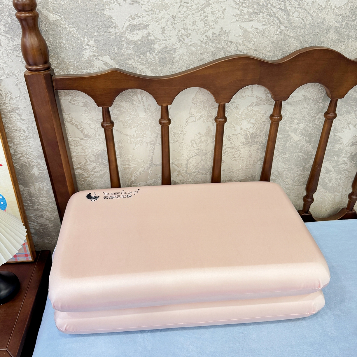 91家纺网 家纺一手货源 找家纺 （总）昕科 2025新款云感好睡记忆棉-实拍版-油光布记忆棉枕芯慢回弹记忆棉枕头