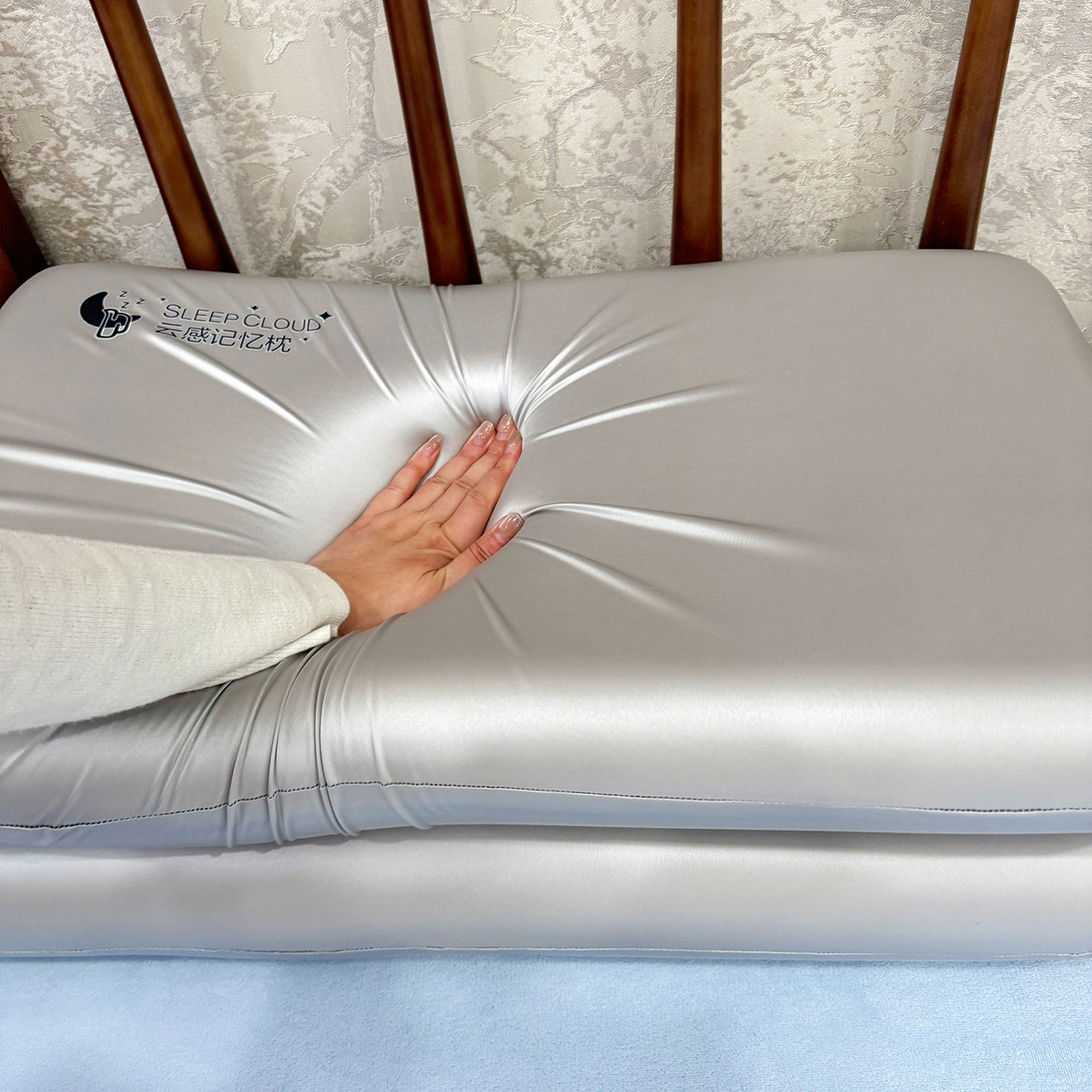 91家纺网 家纺一手货源 找家纺 昕科 2025新款云感好睡记忆棉-实拍版-油光布记忆棉枕芯慢回弹记忆棉枕头 云感好睡记忆棉枕-油光银