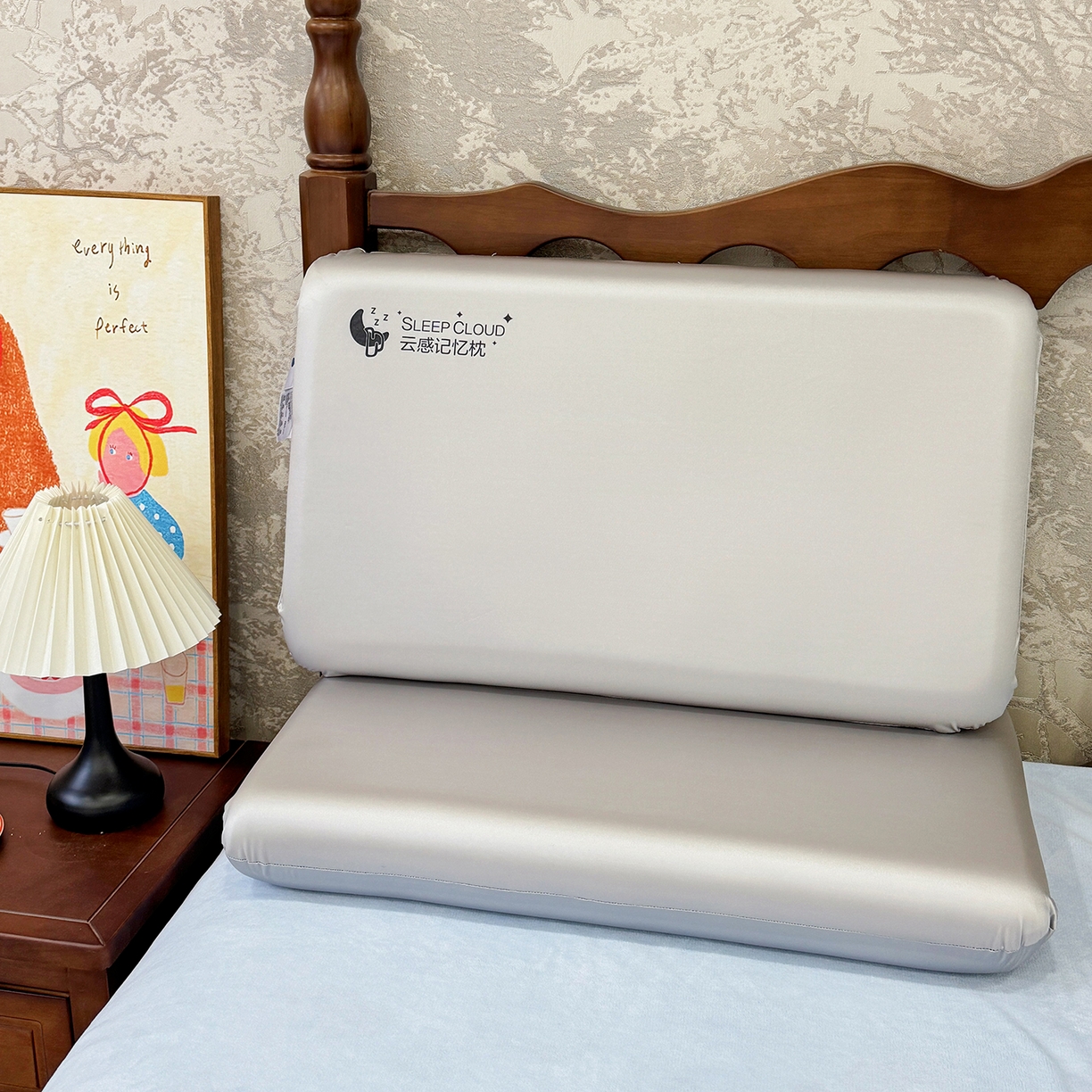 91家纺网 家纺一手货源 找家纺 昕科 2025新款云感好睡记忆棉-实拍版-油光布记忆棉枕芯慢回弹记忆棉枕头 云感好睡记忆棉枕-油光银