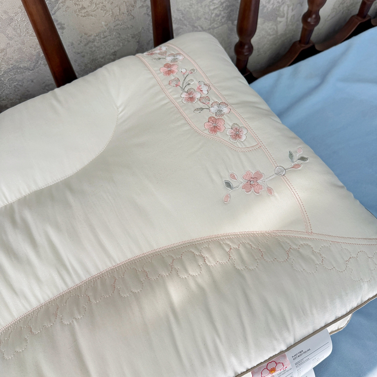 91家纺网 家纺一手货源 找家纺 （总）昕科 2026新款全棉锦绣桃花枕-实拍版-全棉纯棉粉色桃花刺绣枕头枕芯