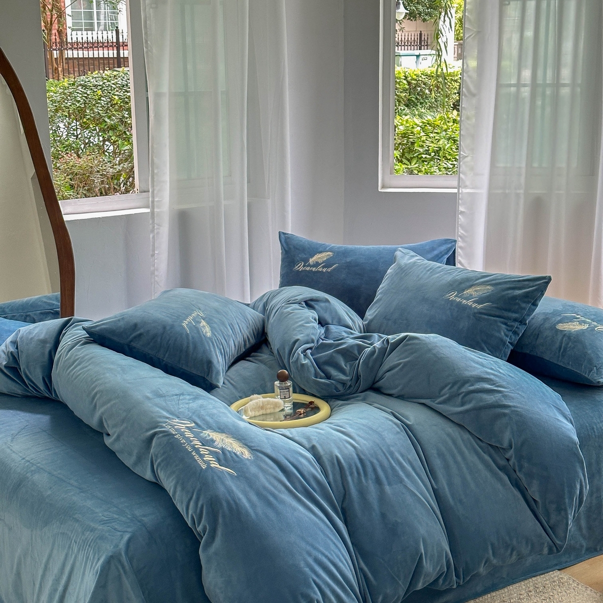 91家纺网 家纺一手货源 找家纺 （总）爱彼家纺 2026新款羽毛水晶绒四件套-系列四