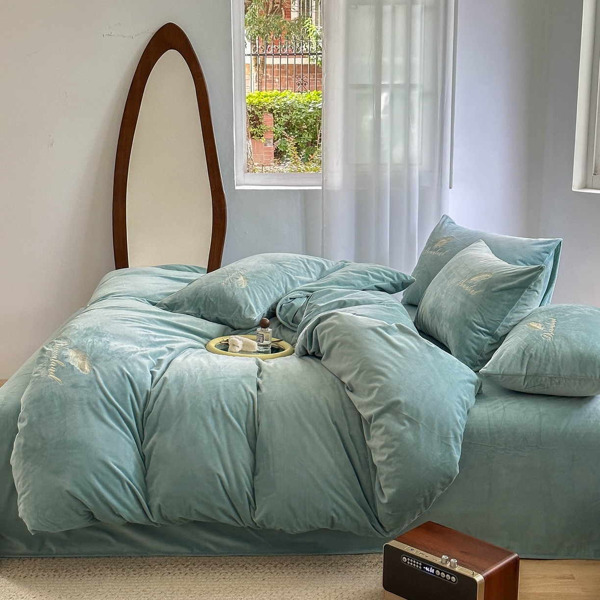 91家纺网 家纺一手货源 找家纺 爱彼家纺 2026新款羽毛水晶绒四件套-系列四 羽毛-浅蓝