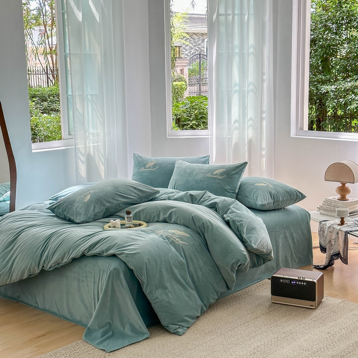 91家纺网 家纺一手货源 找家纺 爱彼家纺 2026新款羽毛水晶绒四件套-系列四 羽毛-浅蓝