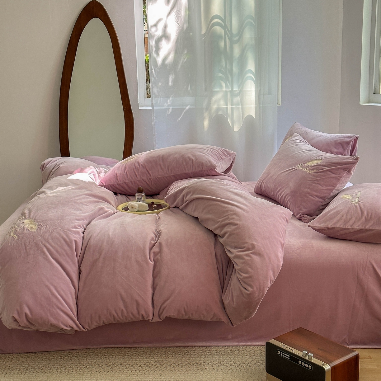 91家纺网 家纺一手货源 找家纺 爱彼家纺 2026新款羽毛水晶绒四件套-系列四 羽毛-浅紫