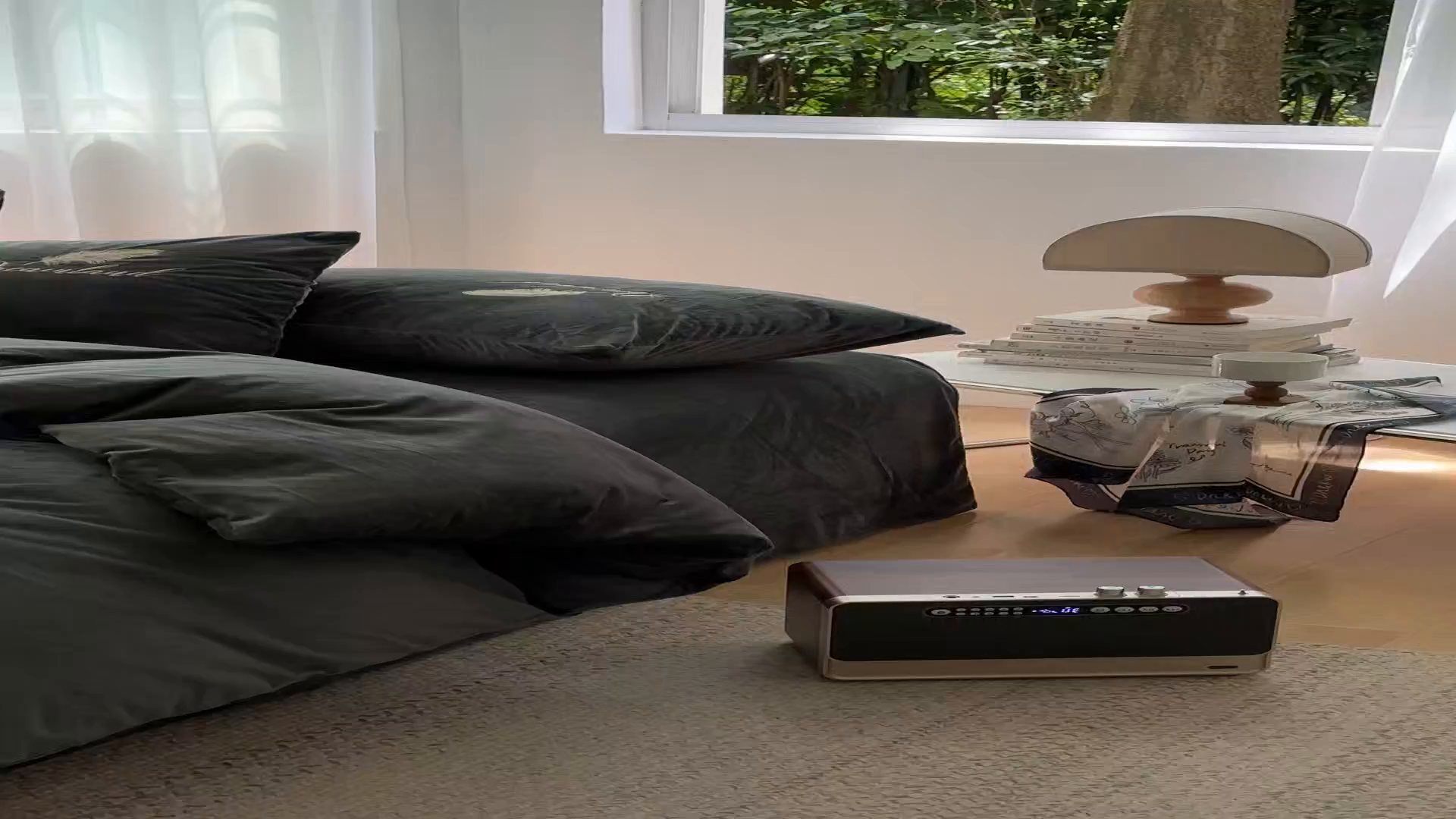 91家纺网 家纺一手货源 找家纺 爱彼家纺 2026新款羽毛水晶绒四件套-系列四 羽毛-深灰