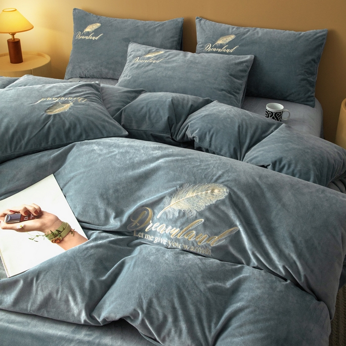 91家纺网 家纺一手货源 找家纺 （总）爱彼家纺 2026新款冬季酒店风水晶绒羽毛刺绣四件套-系列五