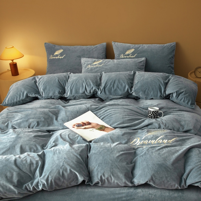 91家纺网 家纺一手货源 找家纺 （总）爱彼家纺 2026新款冬季酒店风水晶绒羽毛刺绣四件套-系列五