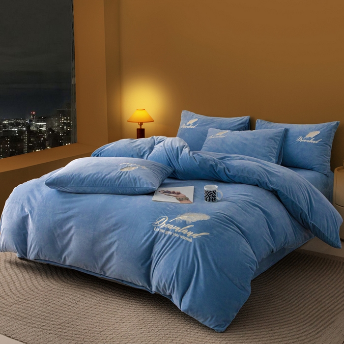 91家纺网 家纺一手货源 找家纺 （总）爱彼家纺 2026新款冬季酒店风水晶绒羽毛刺绣四件套-系列五