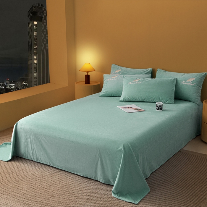 91家纺网 家纺一手货源 找家纺 爱彼家纺 2026新款冬季酒店风水晶绒羽毛刺绣四件套-系列五 羽毛-浅水绿