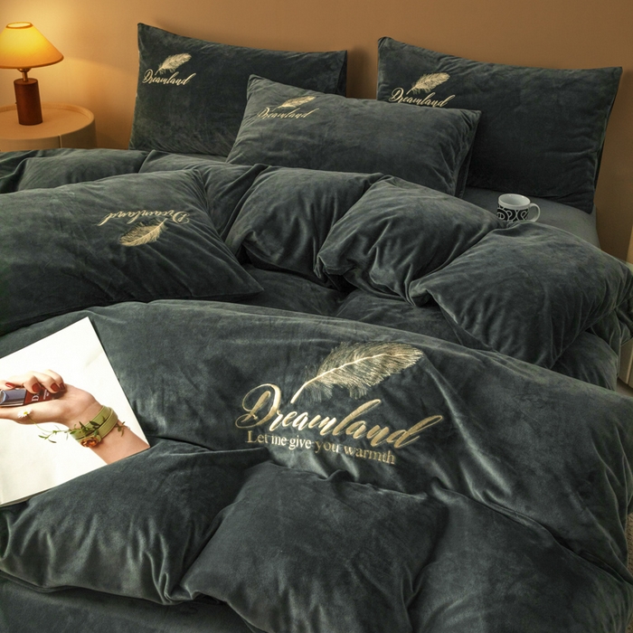 91家纺网 家纺一手货源 找家纺 爱彼家纺 2026新款冬季酒店风水晶绒羽毛刺绣四件套-系列五 羽毛-深灰