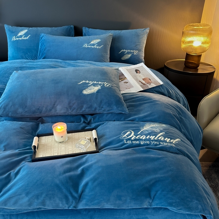 91家纺网 家纺一手货源 找家纺 （总）爱彼家纺 2026新款简约水晶绒四件套羽毛-系列三