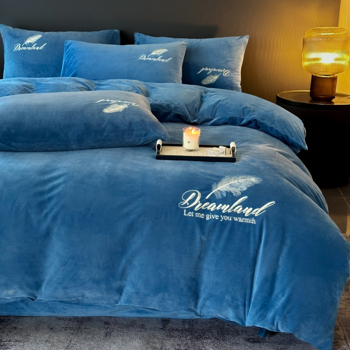 91家纺网 家纺一手货源 找家纺 （总）爱彼家纺 2026新款简约水晶绒四件套羽毛-系列三