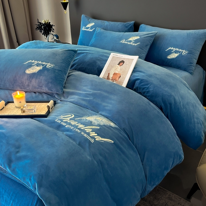 91家纺网 家纺一手货源 找家纺 （总）爱彼家纺 2026新款简约水晶绒四件套羽毛-系列三