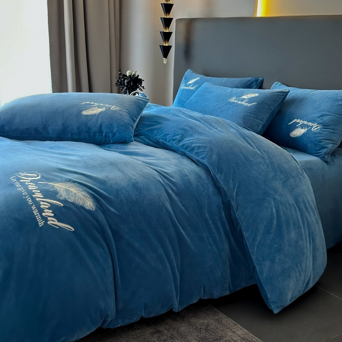 91家纺网 家纺一手货源 找家纺 （总）爱彼家纺 2026新款简约水晶绒四件套羽毛-系列三