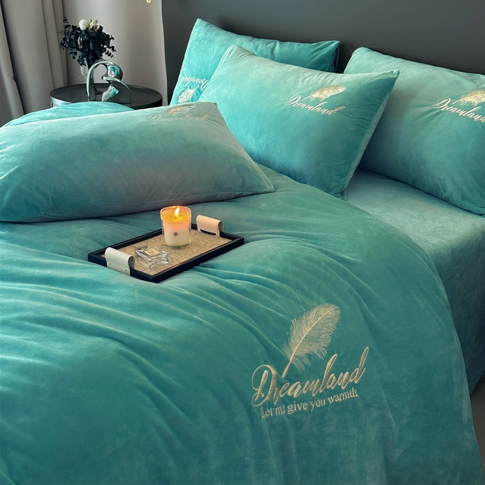 91家纺网 家纺一手货源 找家纺 爱彼家纺 2026新款简约水晶绒四件套羽毛-系列三 羽毛-浅水绿