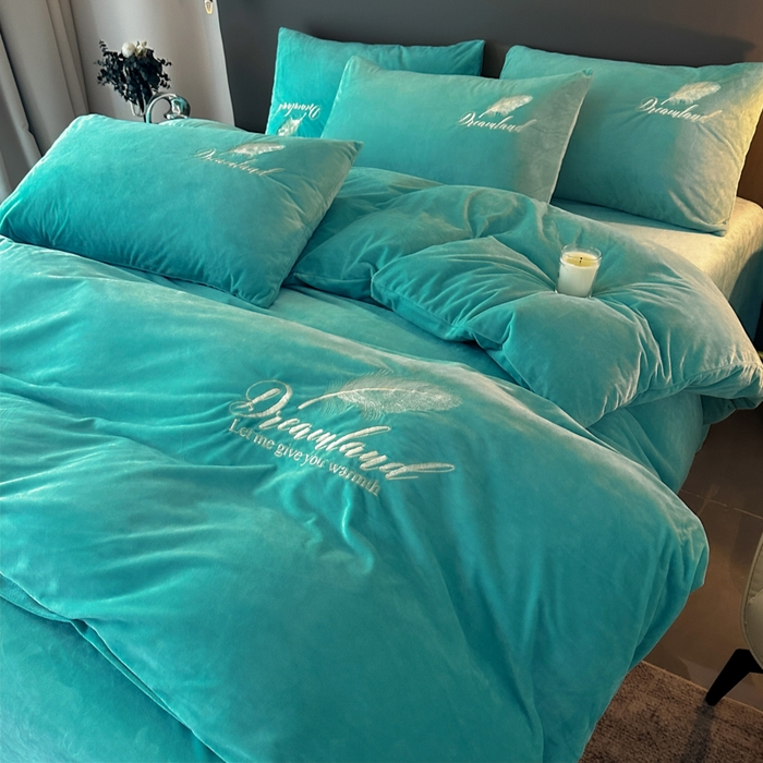 91家纺网 家纺一手货源 找家纺 爱彼家纺 2026新款简约水晶绒四件套羽毛-系列三 羽毛-浅水绿