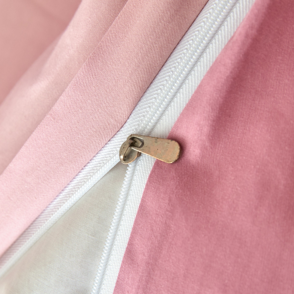 91家纺网 家纺一手货源 找家纺 泽西家纺+V17798841158发大图 2026新品A类全棉13376简约纯色双拼全棉四件套单被套枕套三件套 浅喜粉+暖豆沙